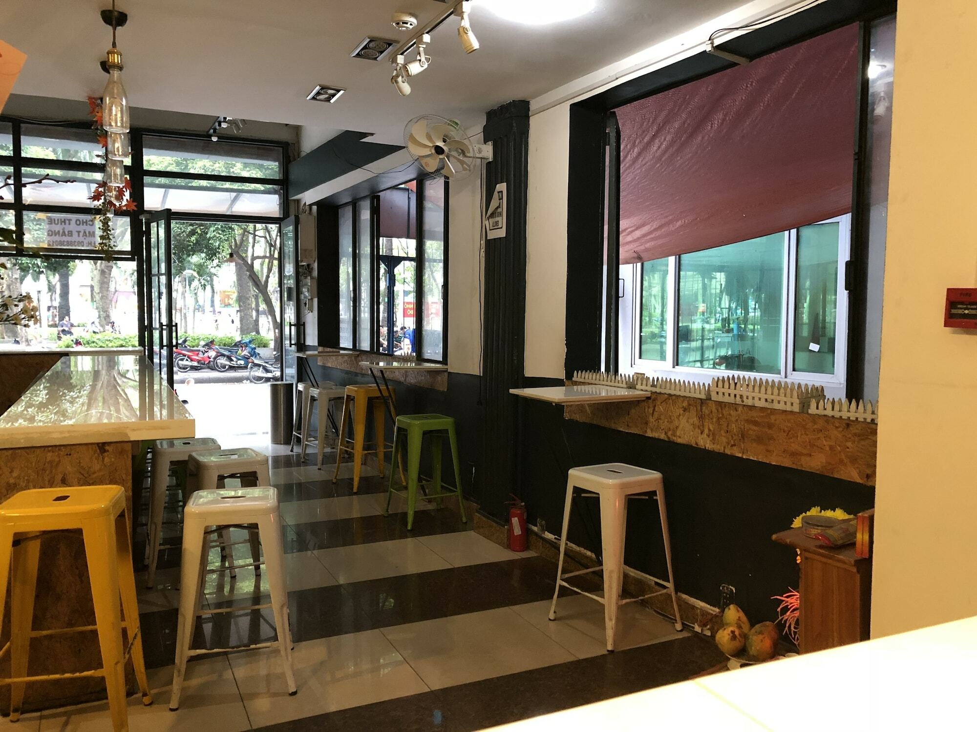 Istay Inn Hotel Хошимин Екстериор снимка