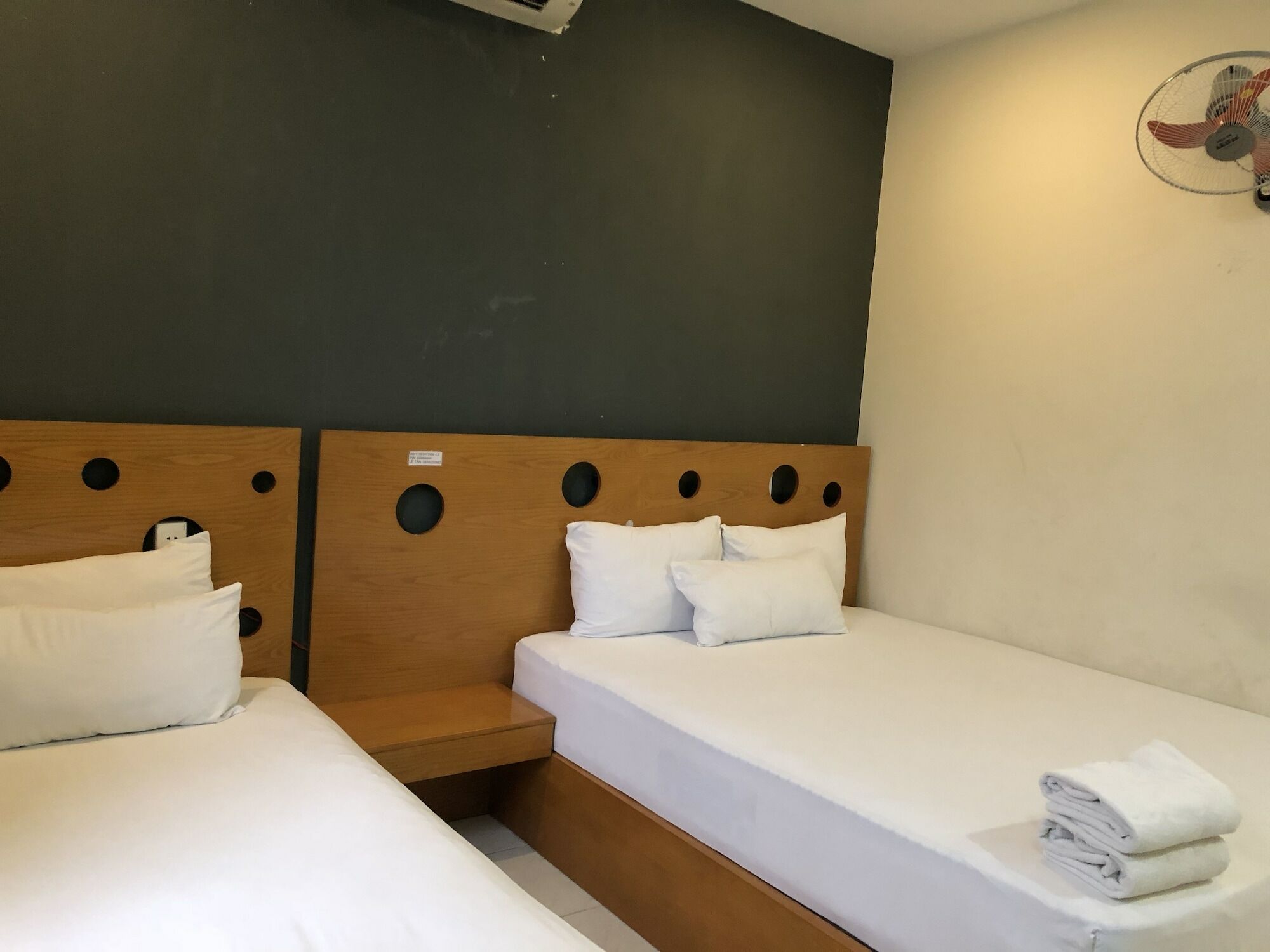 Istay Inn Hotel Хошимин Екстериор снимка